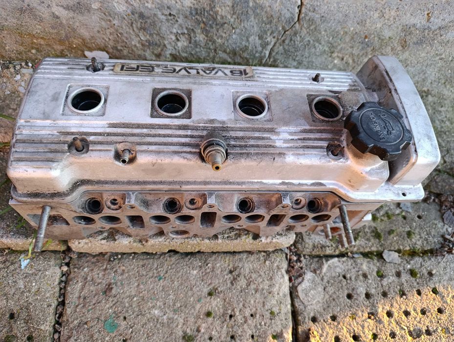 Головка блоку 4А-FE циліндрів тойота запчасти Каріна Е запчасти
