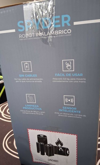 Robot de Limpeza de Piscinas