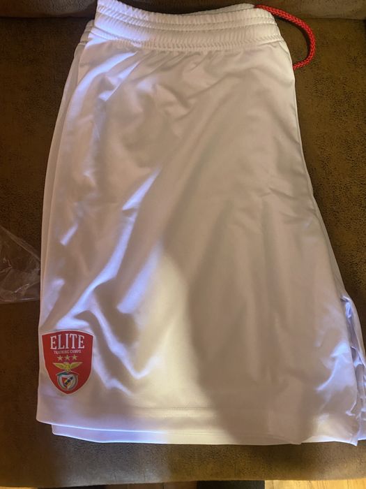 Equipamento fundacao benfica