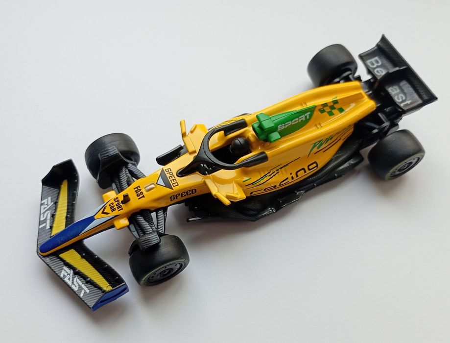 LEGO Bolid F1 samochód sportowy z napędem 2 WD świetny prezent choinka