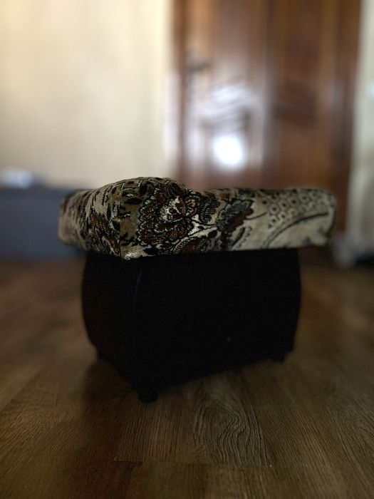 Продам пуфик маленький
