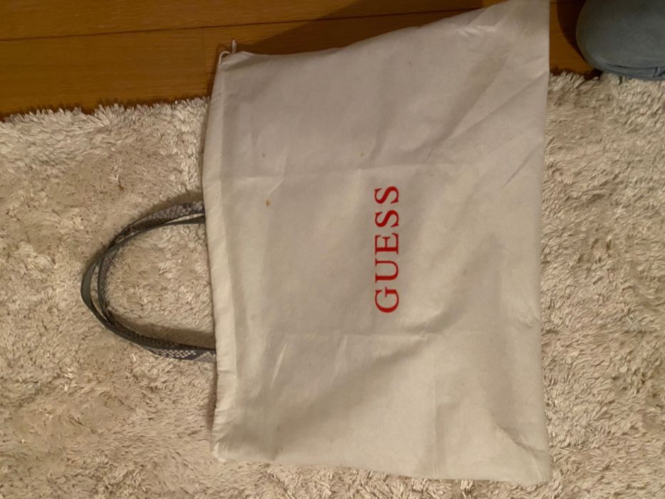 Mala guess reversivel