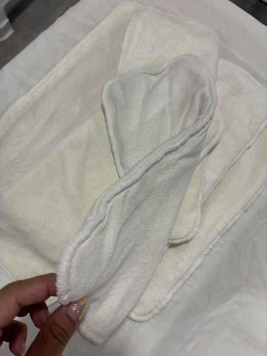 Varios absorventes para fraldas reutilizaveis