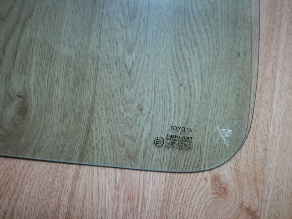 Vidro para janela lateral carrinha TOYOTA 9 lug