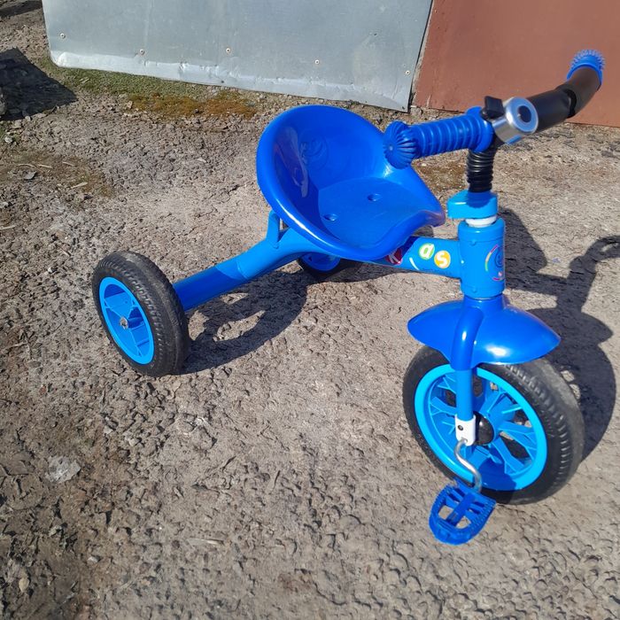 Дитячий триколісний велосипед