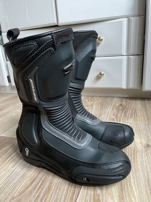 SPYKE. Класні та дуже гарні мотоботи в стані нових ! 40 розмір