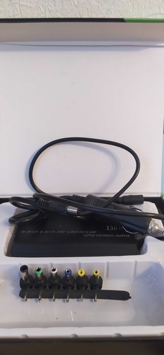 Универсальный автомобильный адаптер для ноутбука