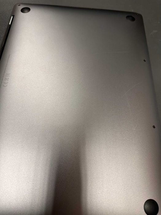 Idealny MacBook Pro 13" 2020 M1/8/256GB/MacOS 26, bateria 96%,45 cykli