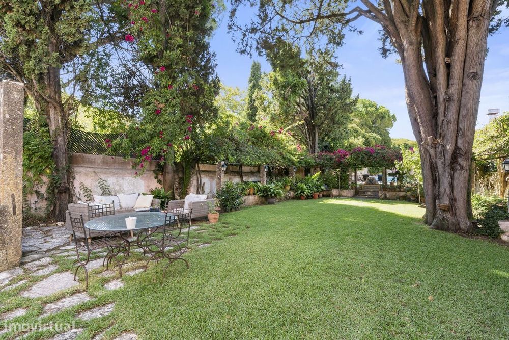Moradia T4 + 4 com piscina, Lisboa