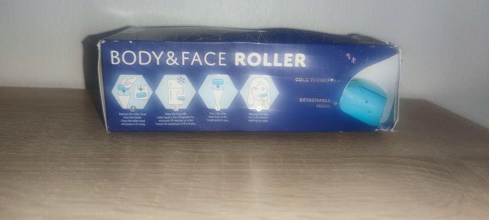 Roller chłodzący do twarzy