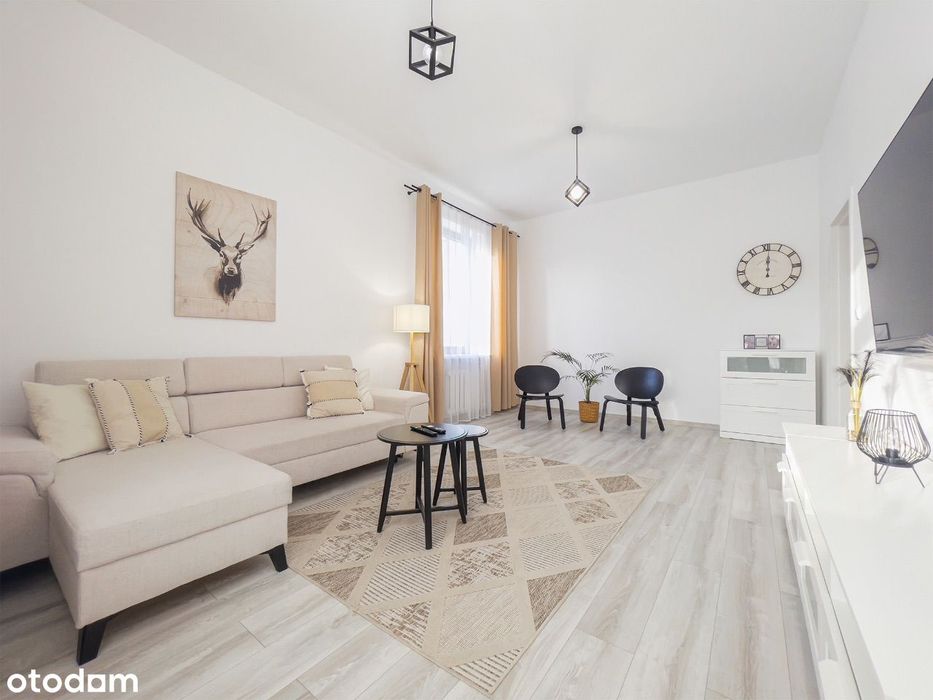 Przestronny Apartament z 2 Sypialniami i Balkonem