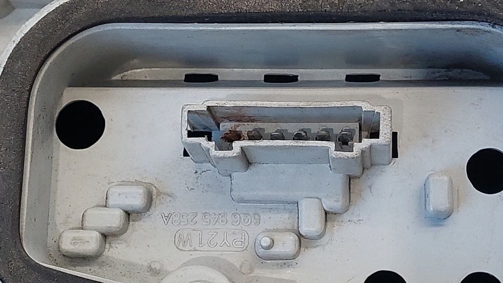 Farolim direito VOLKSWAGEN Polo (9N)