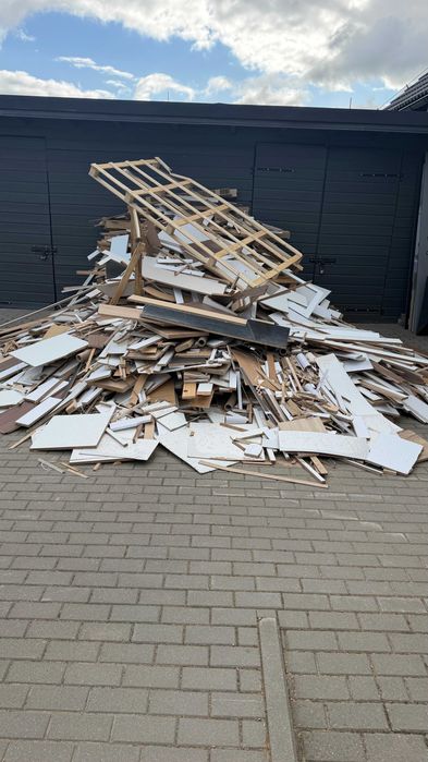 Oddam ścinki płyt meblowych