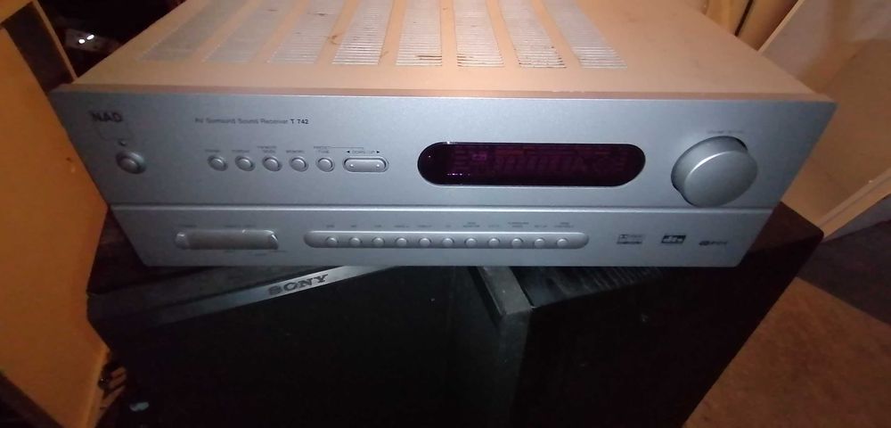 Faulty NAD T 742 Amplifier64552569744769120