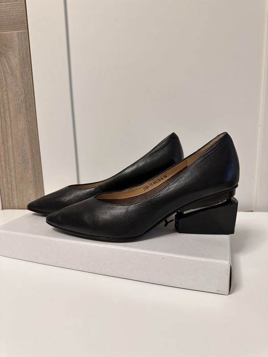 Туфлі човники на низьких підборах