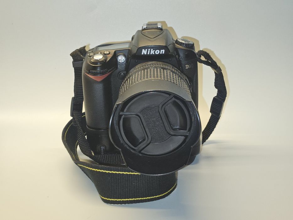 Nikon D90, obiektyw, grip