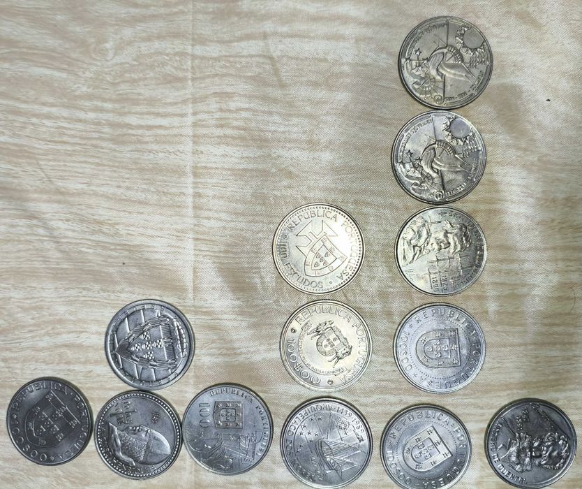 Coleção 46 Moedas Comemorativas Descobrimentos 100/200 Escudos (Inclui Prata)