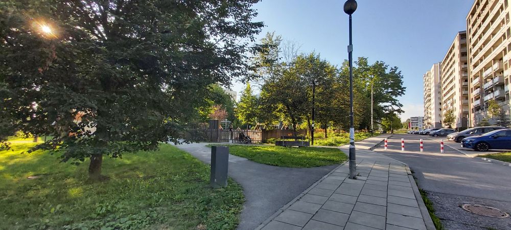 Nowoczesne 2 pokoje z dużym balkonem –  (Kraków /Kurdwanów), blisko park, 5 minut pieszo do  MPK.