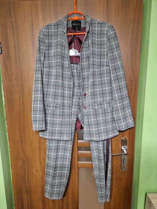 Garnitur damski szary w kratkę (żakiet 38, spodnie 40)
