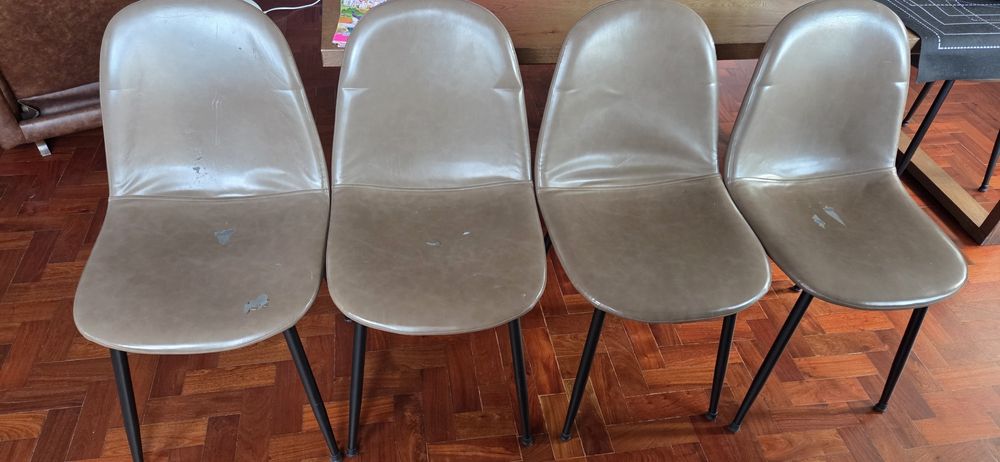 Cadeiras estilo moderno industrial Eames