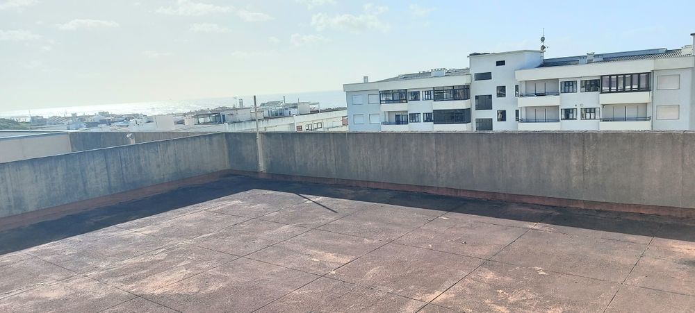 T1 com elevador e vista mar