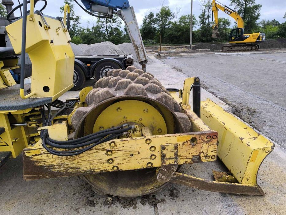 Каток вібраційно - кулачковий  Bomag BW 142 PDB 2001