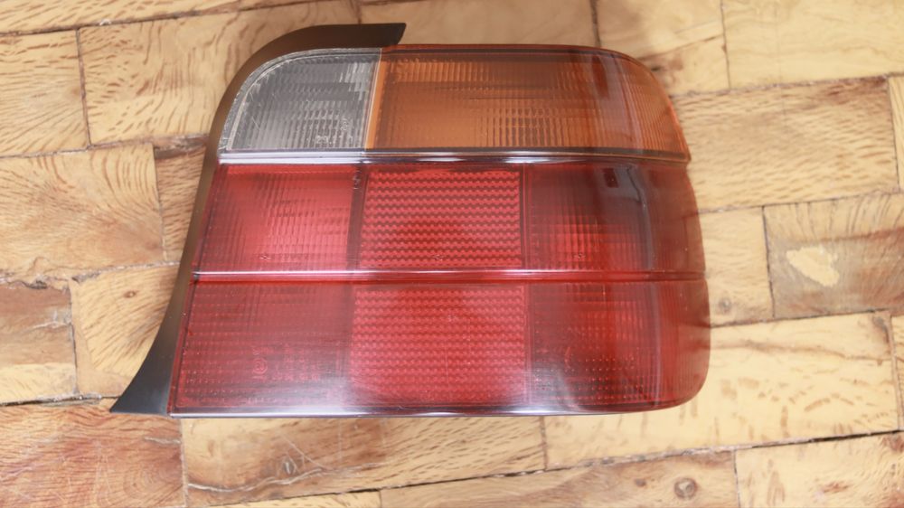Farolim Traseiro Direito BMW 3 Compact E36 – Original