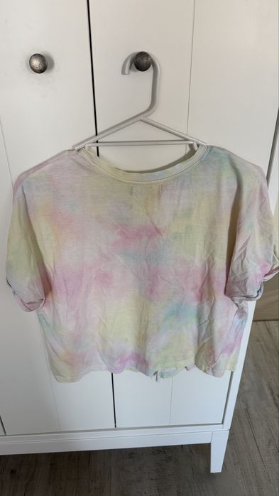 Tęczowy kolorowy t-shirt wiązany Bershka