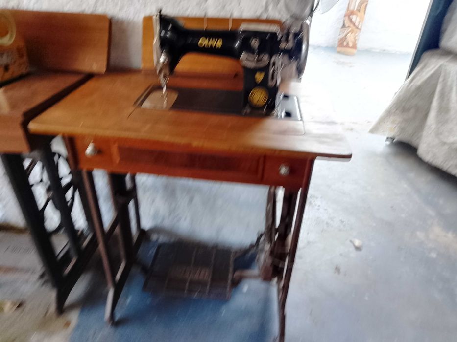 Maquina de costura OLIVA