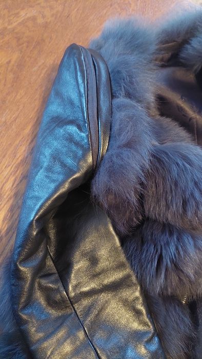 Продам натуральну безрукавку  з "Песця" Розмір 44-46