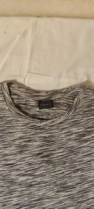 Продам фирменную футболку Jack & Jones в отличном состоянии