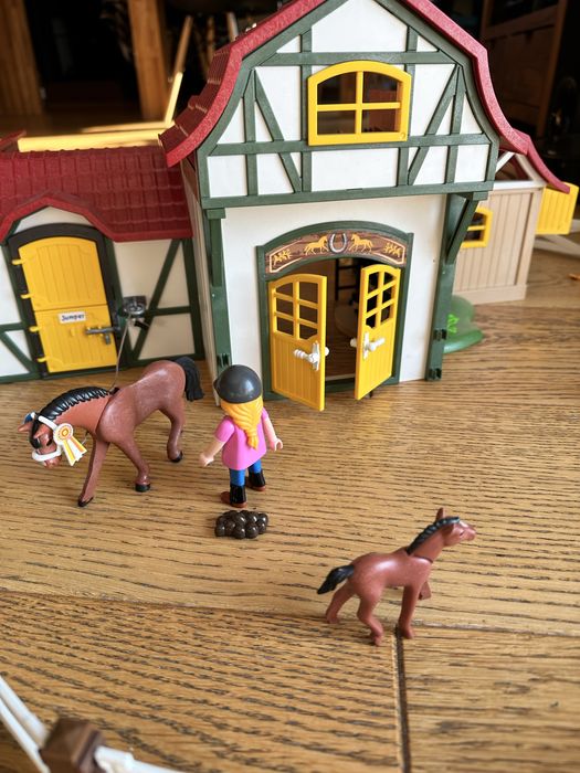 Playmobil Country 6926 Duża Stadnina Koni