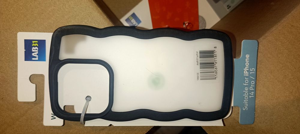 Etui / Case LAB31 do iPhone 14 Pro / 15 – NOWE, falowane brzegi (Czarny/Ciemnogranatowy)