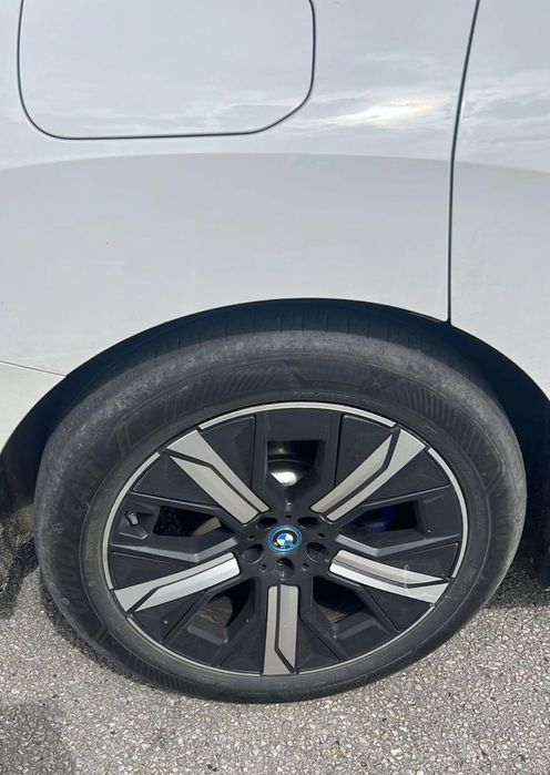 IX 40, pack desportivo, carro de garagem