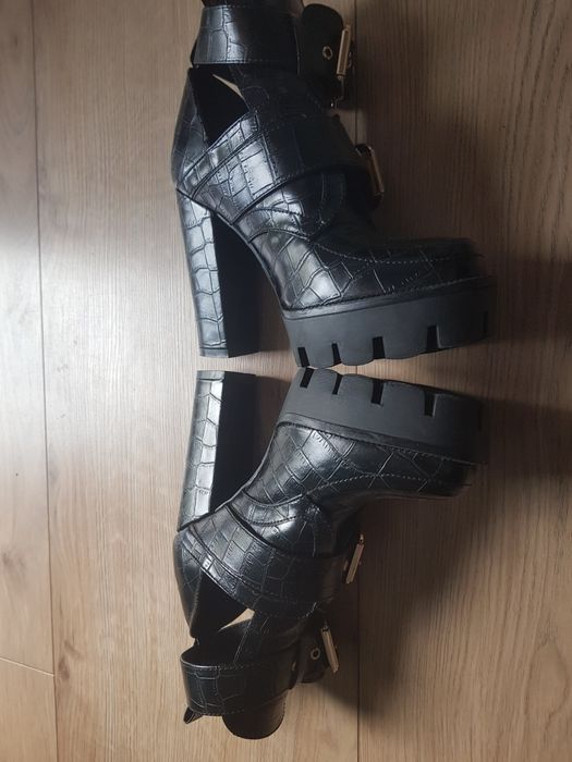 Wysokie szpilki botki  damskie marki Deezee rozmiar 37