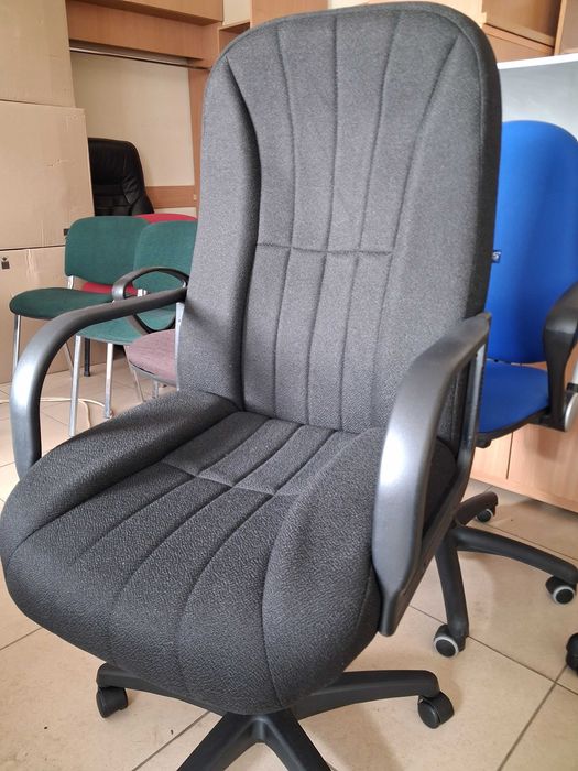Офисные стулья и компьютерные кресла