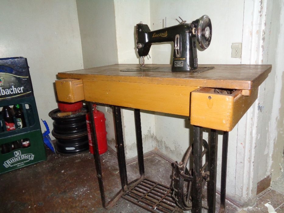 Stara maszyna do szycia Łucznik