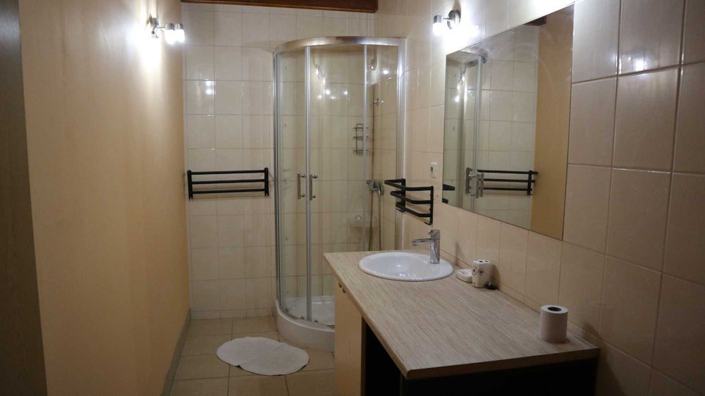 dom nad Saskiem z prywatnym pomostem.