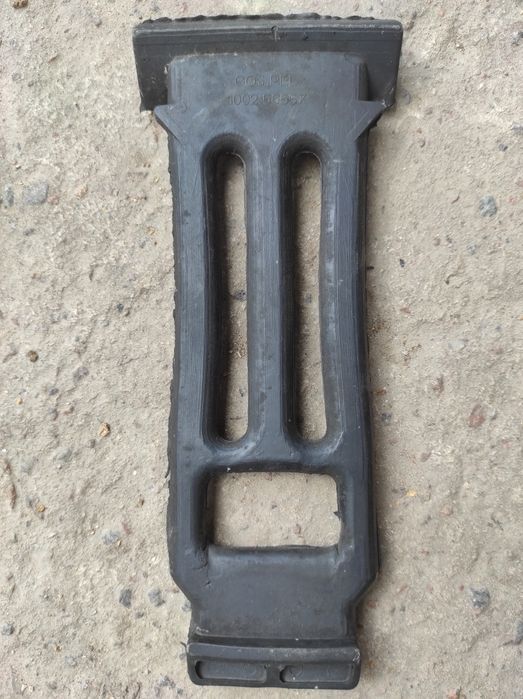 Кріплення Крила Заднього Volvo б/в 1 шт.