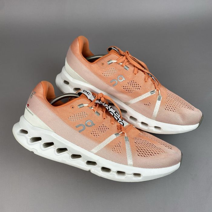 р.48 Оригінал! Кросівки On Running Cloudsurfer Flame/White