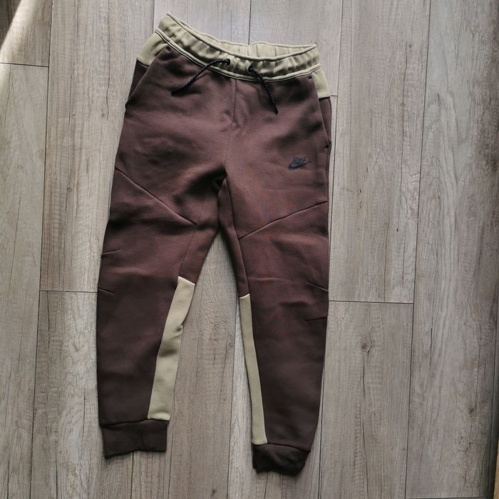 Nowe spodnie dresowe na 11-12 lat (146-152 cm) Nike