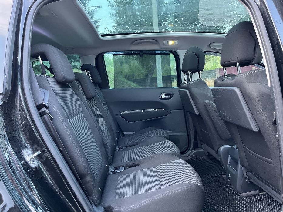 Exlusive Pegout 5008 2010