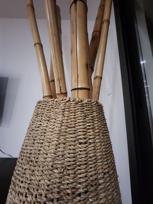 Pote Decorativo em  palha 1.00x27  com 7 canas Bambu 2.05 cada