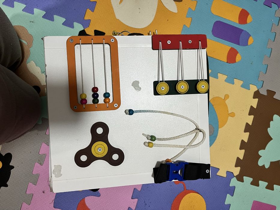 Б/У Бізікуб 25*25 см для хлопчика