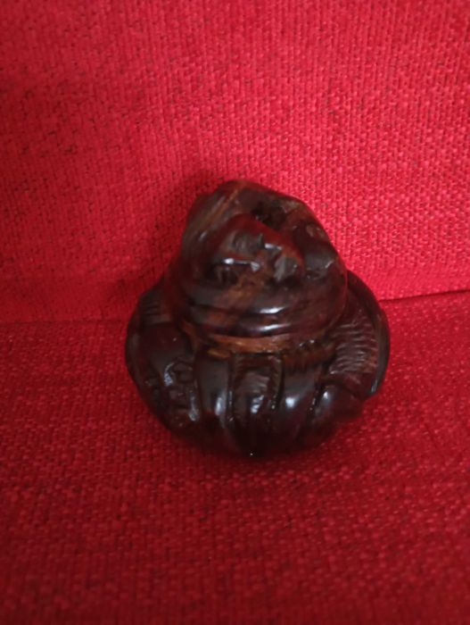 Caixa madeira africana sólida com relevos 6cm diâmetro