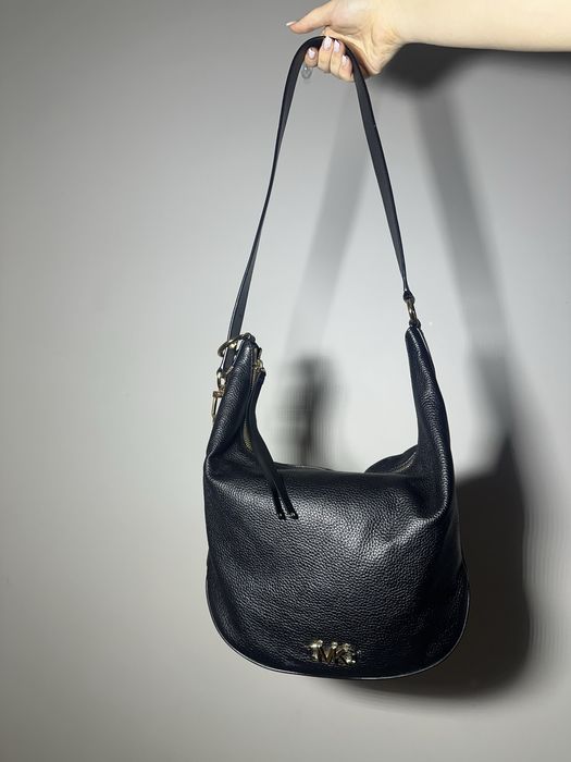 Oryginalna skórzana torebka Michael Kors ze zlotymi dodatkami