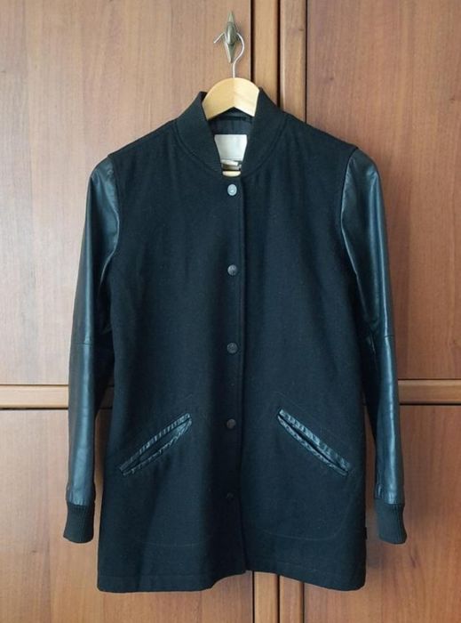 Жіночі шкіряні куртки Levi's