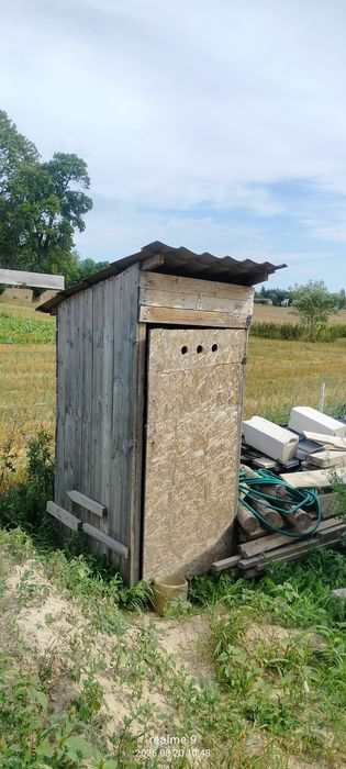 Wychodek WC kibelek