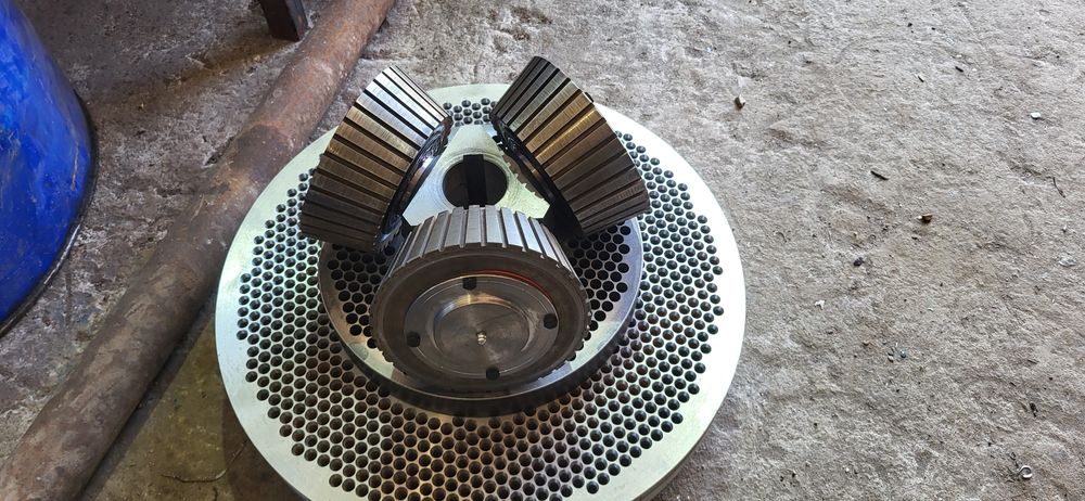 Grand (Гранд) 300 конічні ролики гранулятор