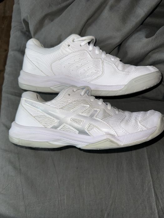 Кросівкв asics оригінал